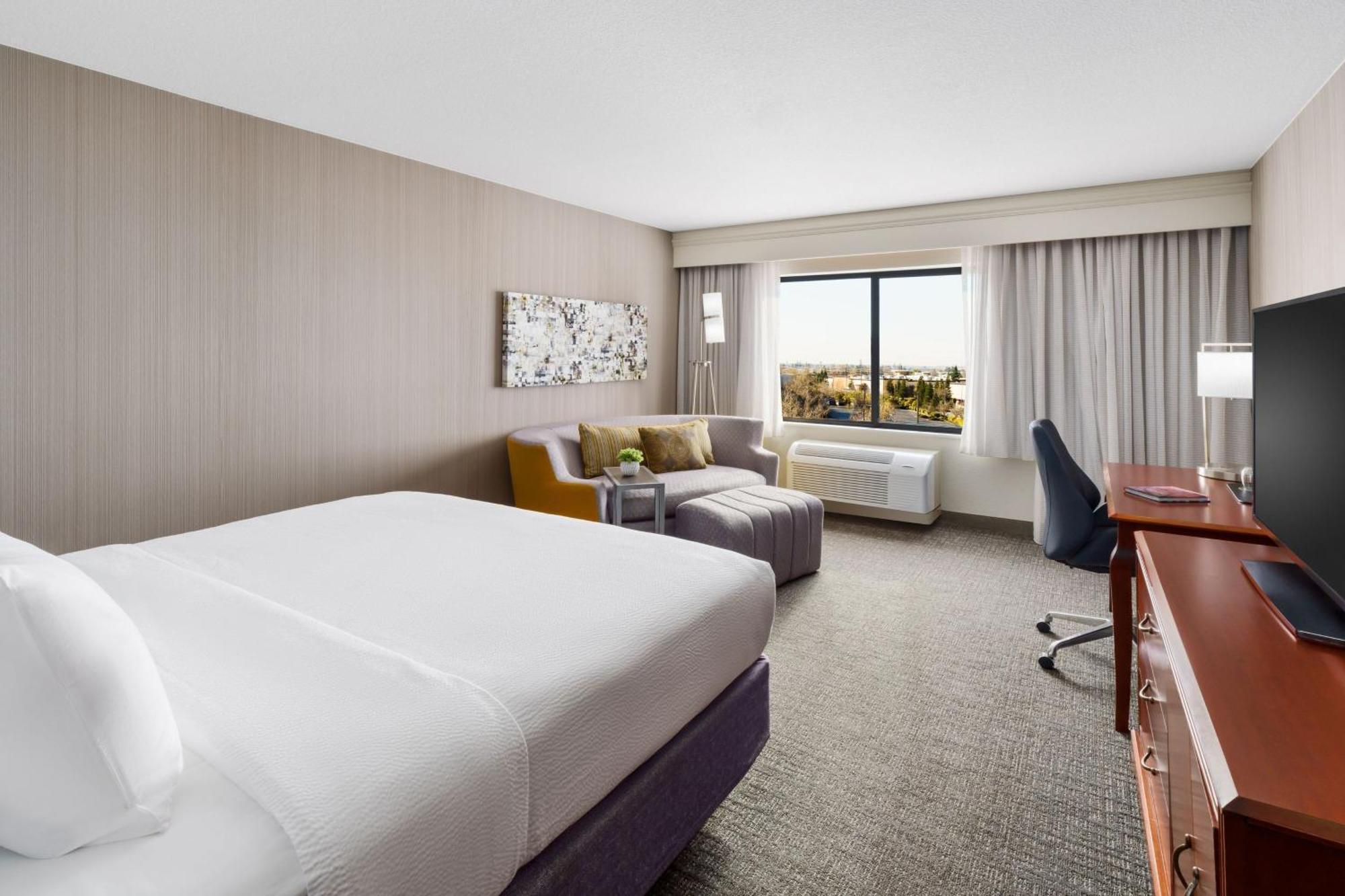 Courtyard By Marriott Galleria Mall/creekside Ridge Drive