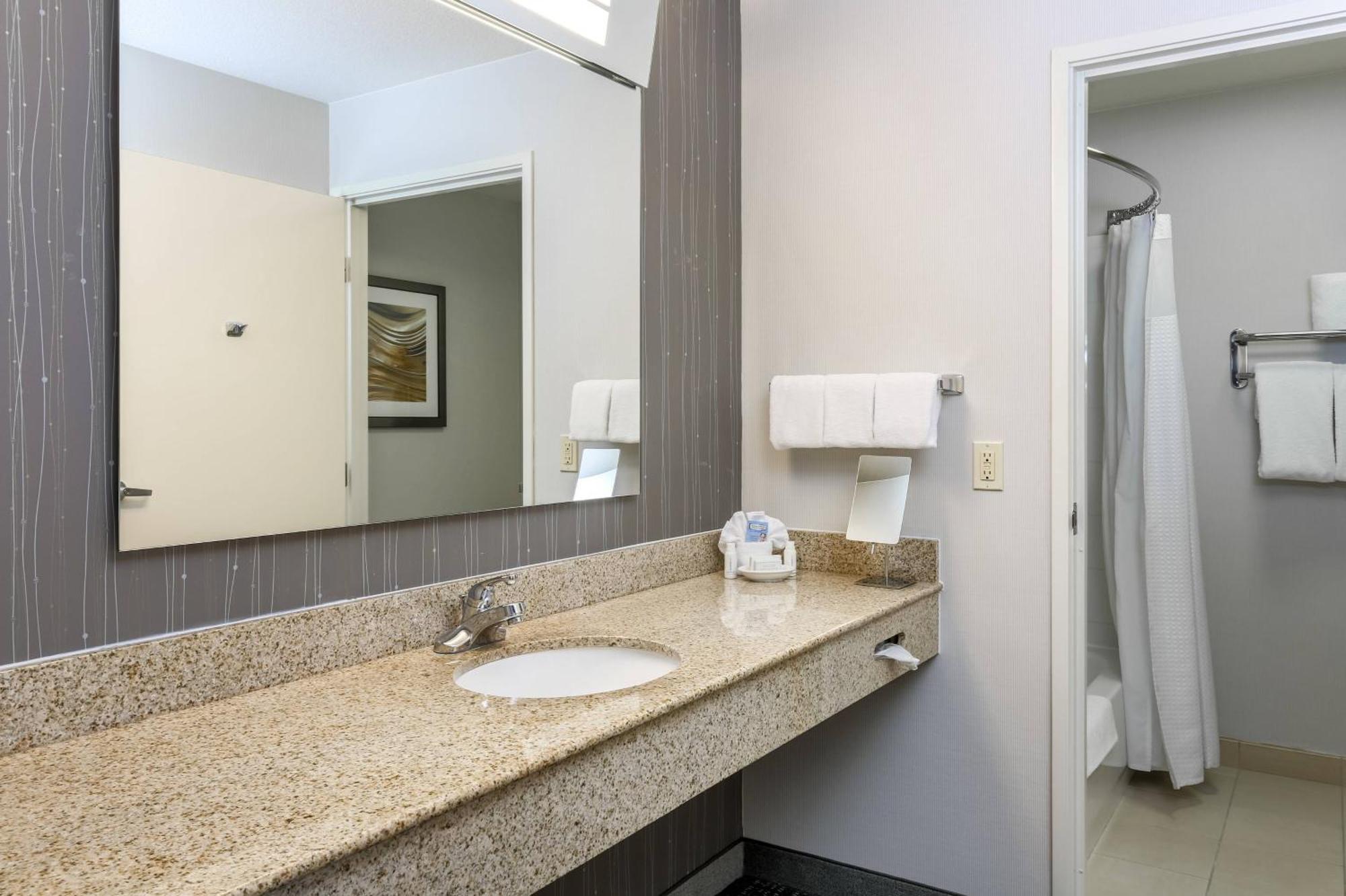 Courtyard By Marriott Galleria Mall/creekside Ridge Drive 3* Roseville