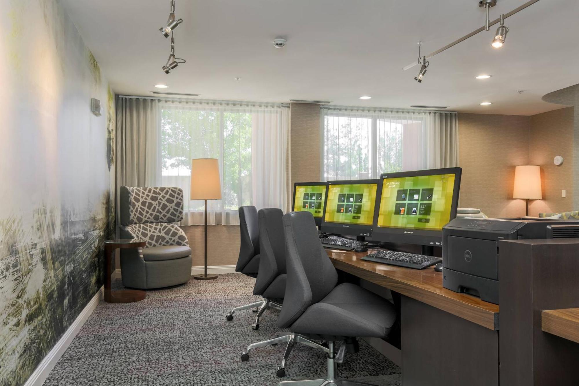 Courtyard By Marriott Galleria Mall/creekside Ridge Drive